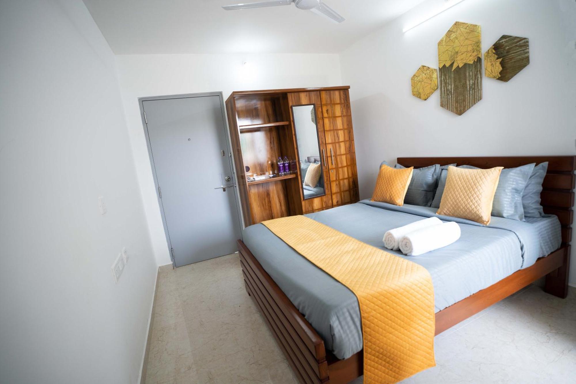Yellow Bells Studios And Suites Gachibowli Luaran gambar